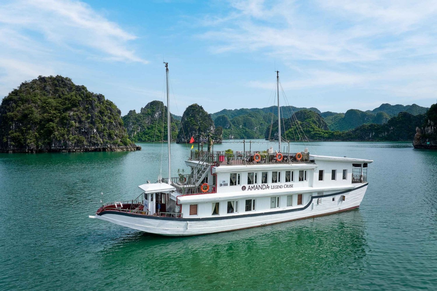Hanoi: 2D1N Ha Long Bay per Amanda Premier Cruise