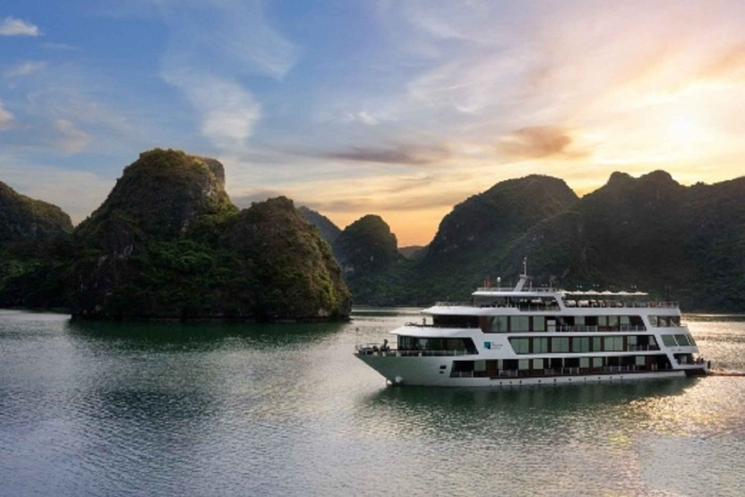 Hanoi: crucero de 5 estrellas por la bahía de Lan Ha de 3 días y habitación privada con balcón