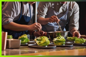Passeio progressivo por 3 restaurantes requintados de Hanói com vinho