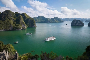 Hanoi: 3D2N Ha Long Bay by Hera Boutique Cruise -risteilyllä