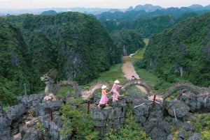 Hanoi: 4-Day Trip Ninh Binh-Halong Cruise Cabin with Balcony
