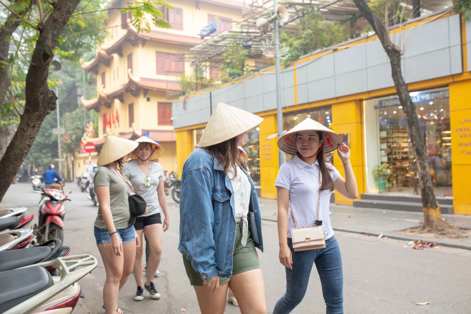 Hanoi: 5-Course Vietnamese Cooking Class & Market Tour