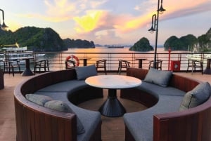 6 tähden Cycad-risteily Bai Tu Long Baylla, 2 päivää, amme, parveke