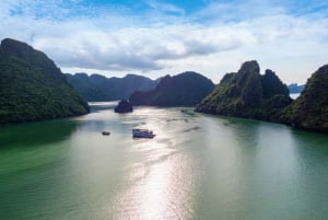 6 tähden Cycad-risteily Bai Tu Long Baylla, 2 päivää, amme, parveke