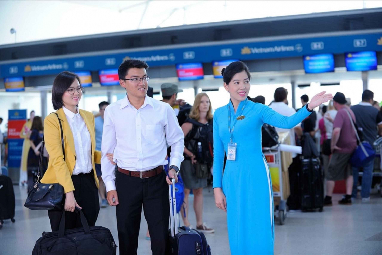 Hanoi Aiport: Fast Track International Arrival Service