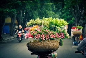 Hanoi: Amazing Morning Biking Tour