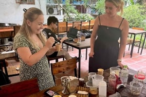 Hanoi-kursus i håndværksmæssig kaffebrygning med Train Street