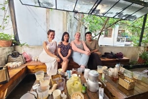 Aula de produção de café artesanal em Hanói com a Train Street
