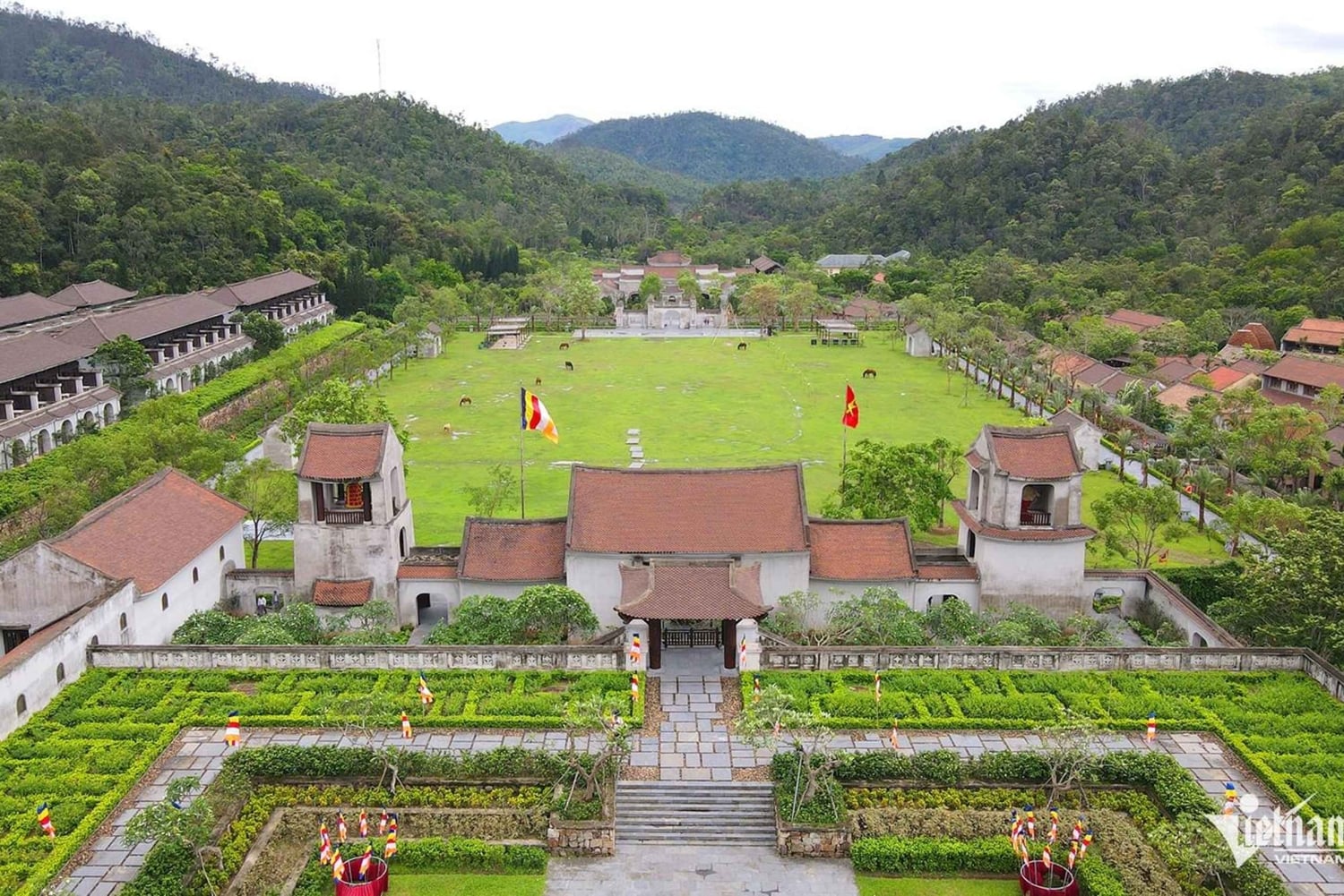 Hanoi: Ba Vangin pagoda tai Yen Tu -vuori – UNESCO:n maailmanperintökohde