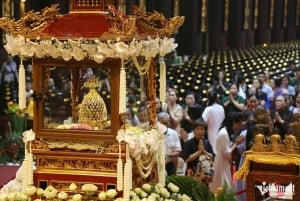 Hanoi: Ba Vangin pagoda tai Yen Tu -vuori – UNESCO:n maailmanperintökohde