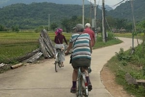 Hanói: excursão privada de 2 dias ao Pico Ba Vì e ao Vale Mai Châu