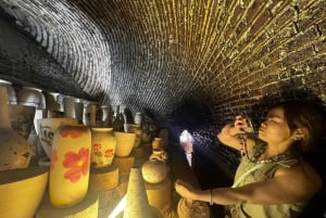Hanói: paseo en vespa por Bat Trang, pueblo de cerámica, espectáculo en vivo de GOM