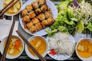 Tour gastronômico de rua em Hanói Visite a rua do trem e o bairro antigo