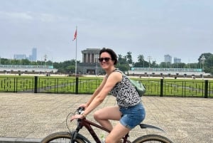 Hanoi: Bike Tour Through Hidden Gems and Banana Island