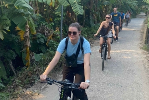 Hanoi: Bike Tour Through Hidden Gems and Banana Island