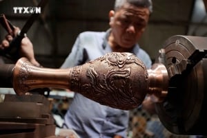 Aldeia de Fundição de Bronze de Hanói, Pagode Tran Quoc, Rua do Comboio