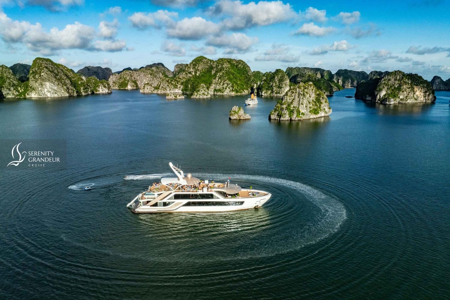 Hanoi/Cat Ba Lan Ha Bay -risteily – kajakki, poreallas, vesiliukumäki