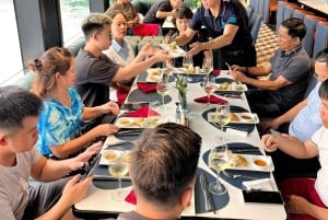 Hanoi/Cat Ba Lan Ha Bay -risteily – kajakki, poreallas, vesiliukumäki