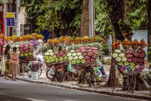 Medio día en la ciudad de Hanói: la ciudad contiene belleza cultural
