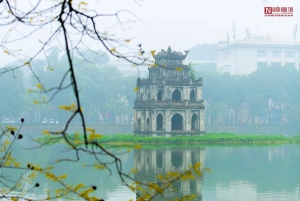 Medio día en la ciudad de Hanói: la ciudad contiene belleza cultural
