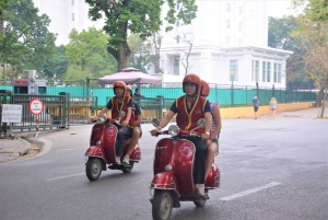 Экскурсия по Ханою на винтажных Vespa с женщинами-гидами