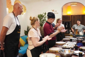 Hanoï : cours de cuisine, contes culturels, marché et transfert