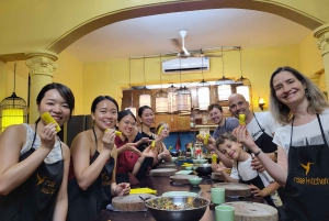 Hanoï : cours de cuisine, contes culturels, marché et transfert