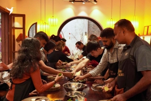 Hanói: Cozinha Rosa: Pho/Bun Cha/Nem + Café de Ovo/Sal grátis