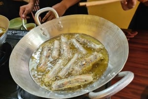 Hanói: Cozinha Rosa: Pho/Bun Cha/Nem + Café de Ovo/Sal grátis