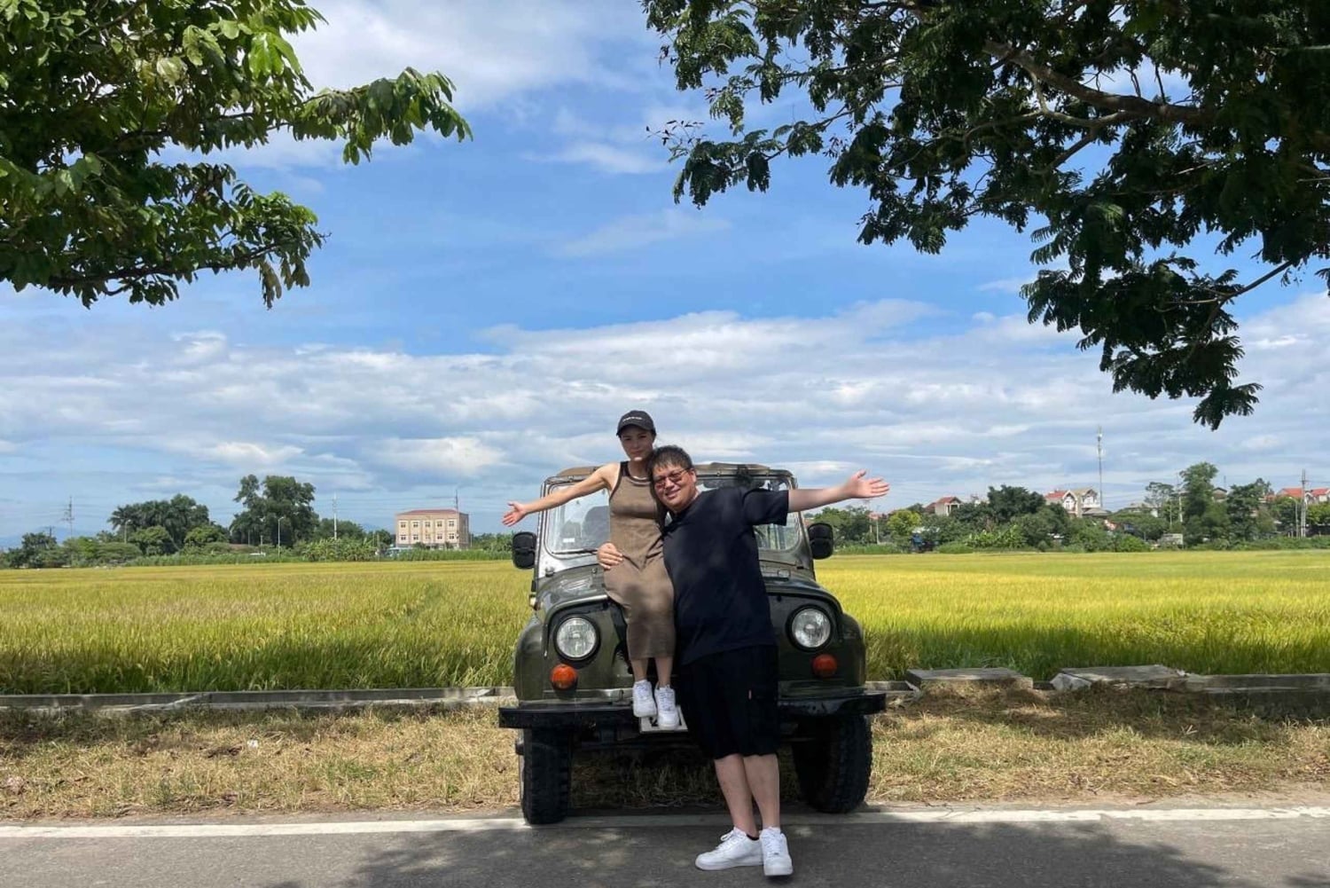 Hanoi: maaseudulle ja Bat Trangin keramiikkakylään jeepillä