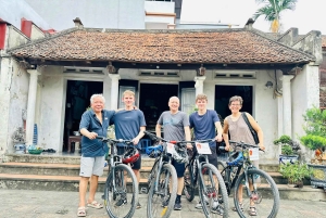 Naisten opastama pyöräretki Hanoin maaseudulla