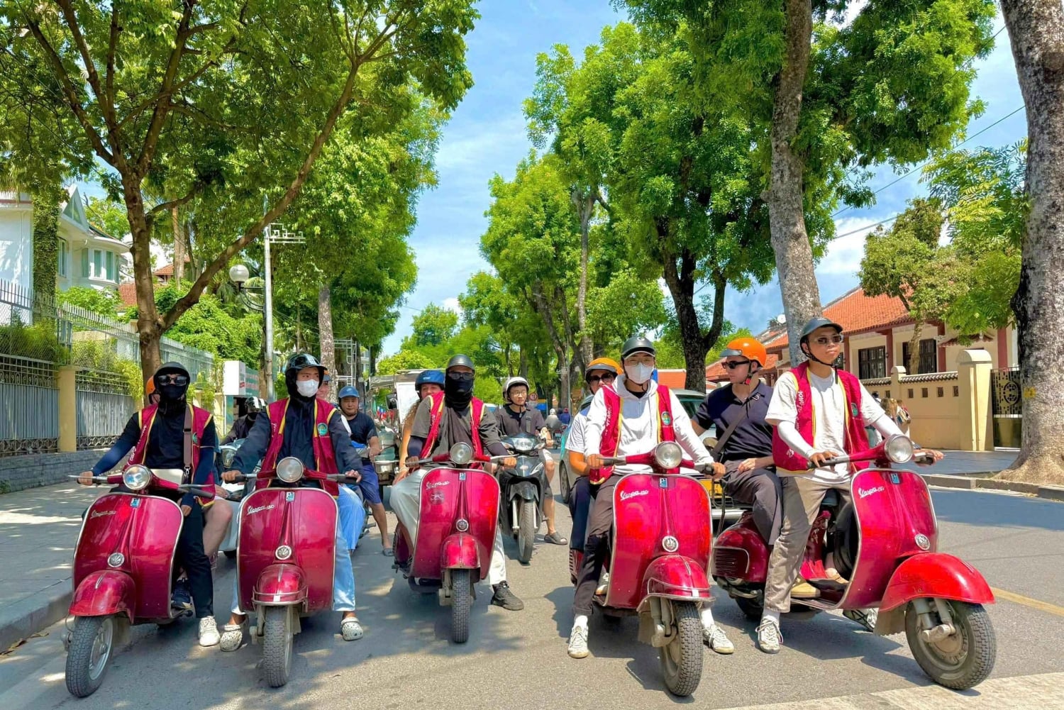 Hanoin maaseudun vintage-Vespa-kierros naisten opastuksella