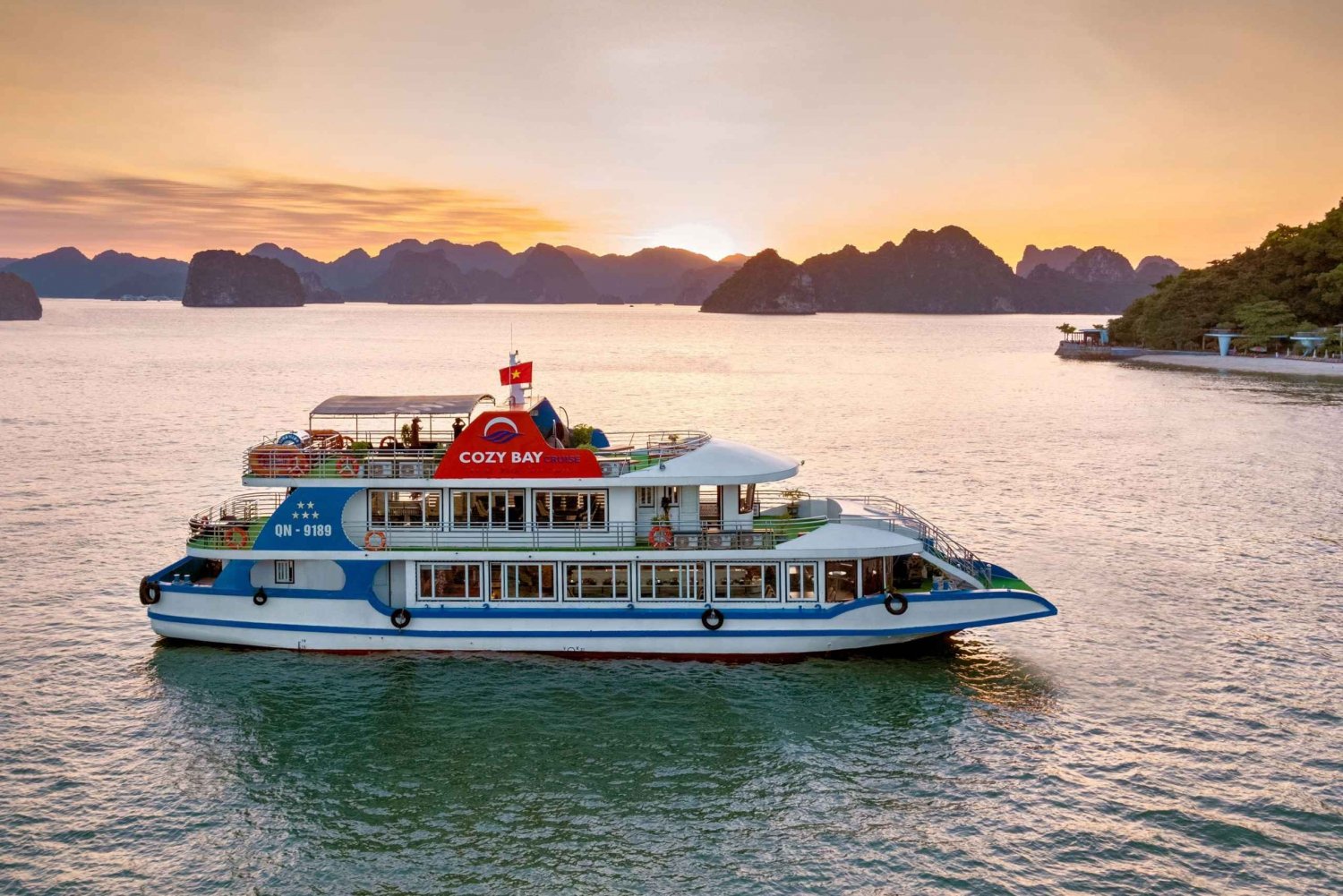 Hanoi: Cozy 5-Star Full Day Halong Cruise with Buffet & Limo