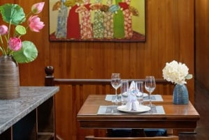 Hanoi: Koselig cruise med overnatting i Halong Bay med måltider