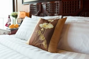 Hanói: Cruzeiro aconchegante com pernoite na Baía de Halong com refeições