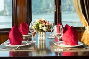 Hanói: Cruzeiro aconchegante com pernoite na Baía de Halong com refeições