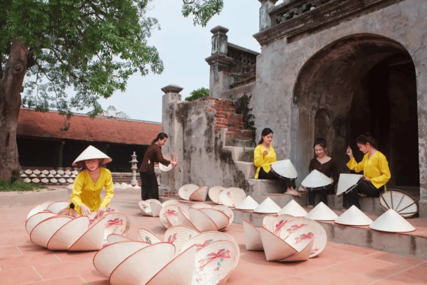 Hanoi: Craft Villages Tour with Conical Hat & Incense