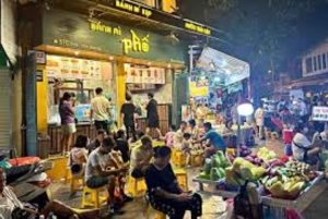 Soirées à Hanoï : cafés de rue et salons au bord du lac au Vietnam