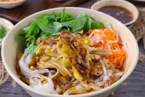 Hanoi: tour gastronomico guidato con visita alla via dei treni