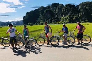 Hanoi: Full Day Guided Tour of Hoa Lu, Trang An, Mua Cave
