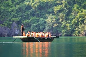 Hanoi: Full-Day Halong Bay Cruise with Swimming & Kayak Tour