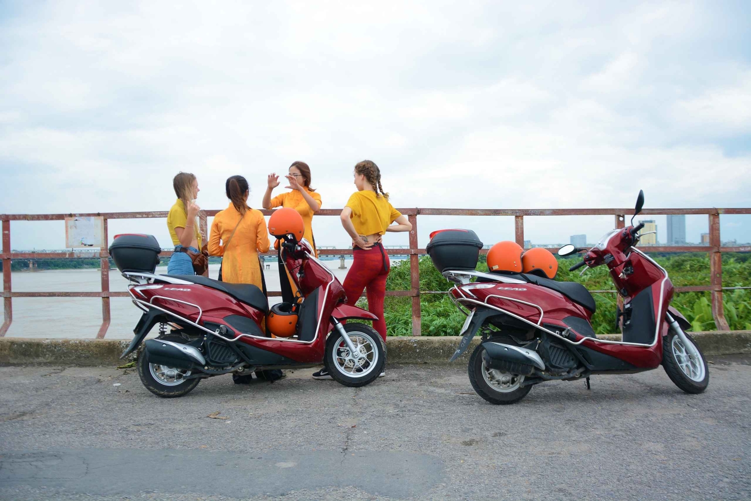 Hanoi Full Day Motorbike: Bat Trang and Co Loa Led By Women