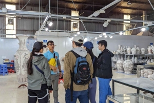 Hanoin koko päivän Vespa-kierros: Bat Trang ja Co Loa, naisten opastuksella