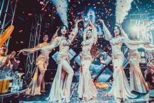 Hanói: Passeio guiado por bares com bebidas e entrada em boates