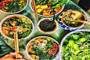 Hanoi: Wycieczka z przewodnikiem po ulicznym jedzeniu z degustacją