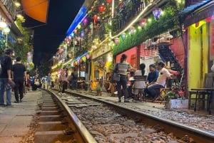 Hanoi: Guided Street Food Tour with Train Street Experience
