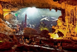 Ханой: дневной круиз Hercules 5* в бухте Халонг, «шведский стол» + джакузи