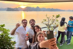 Hanoi: Ha Long Bay Hercules 5* Day Cruise, Buffet + Jacuzzi