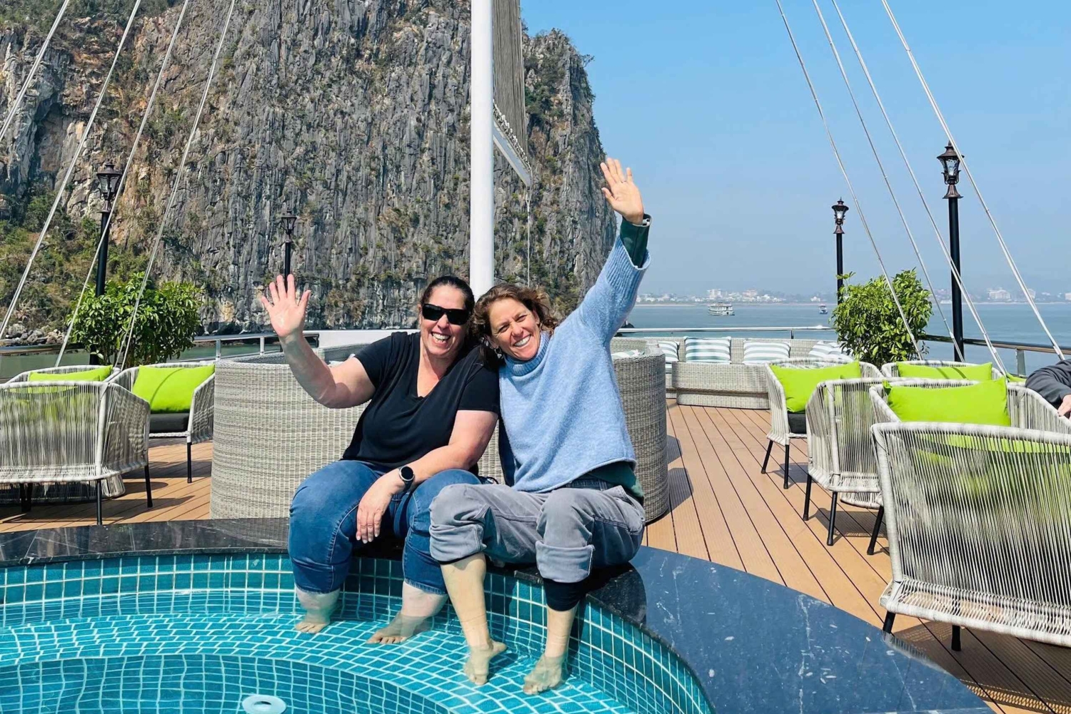 Hanói: Cruzeiro de luxo de um dia na Baía de Ha Long - Caiaque, Titop, Gruta