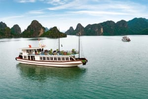 Hanoi: Ha Long Cruise with Kayaking, Caves, and Titov Island